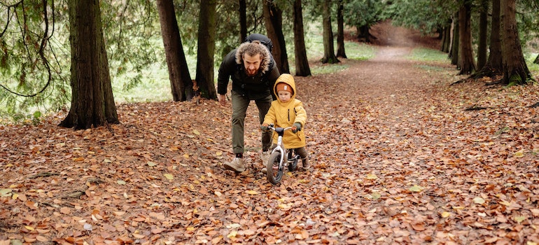 A child riding a bike, which is one of the best things to do this fall in York Region
