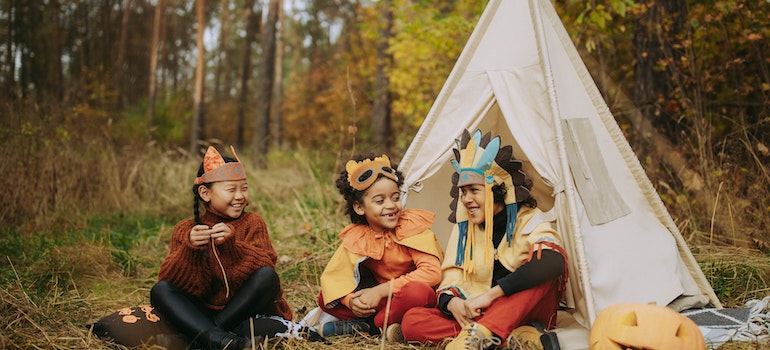 kids in costumes during halloween events to attend in toronto