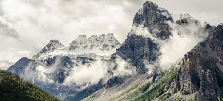 picture of the Rocky Mountains