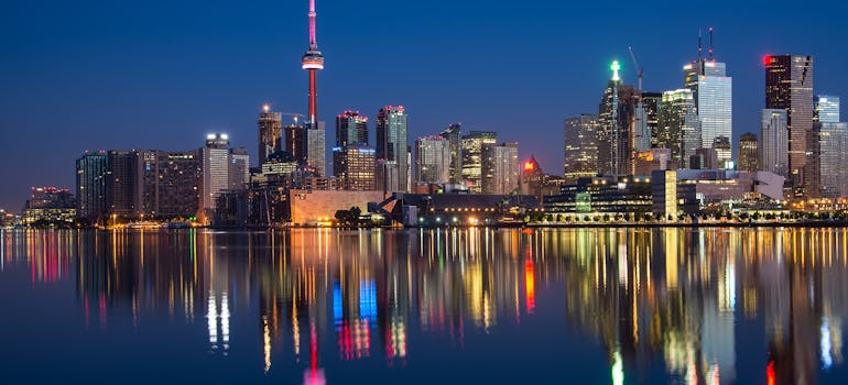 a landscape of the city, a beautiful city to summer in Toronto