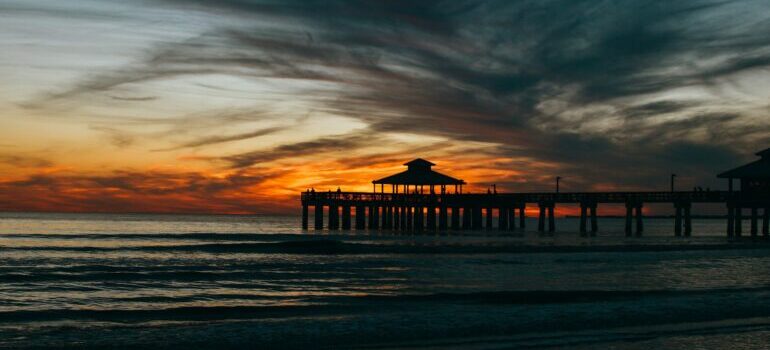 Sun setting over the ocean in Fort Myers, one of the best communities in Florida for Toronto snowbirds