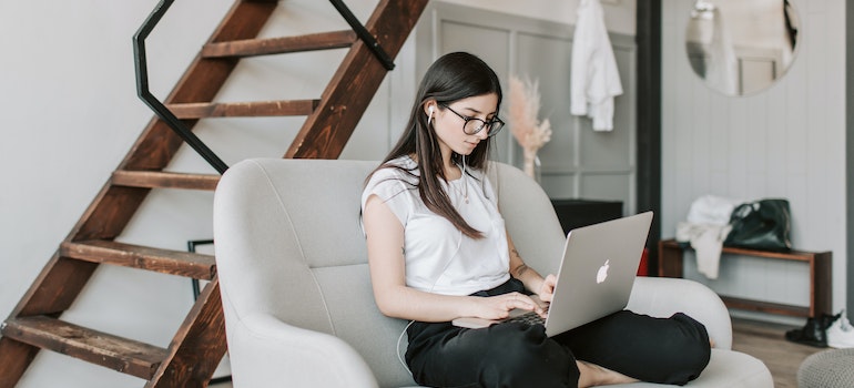 A woman researching Georgina on the internet