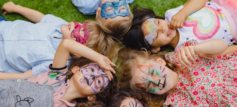 Children at a party after moving with kids from Ontario to Alberta
