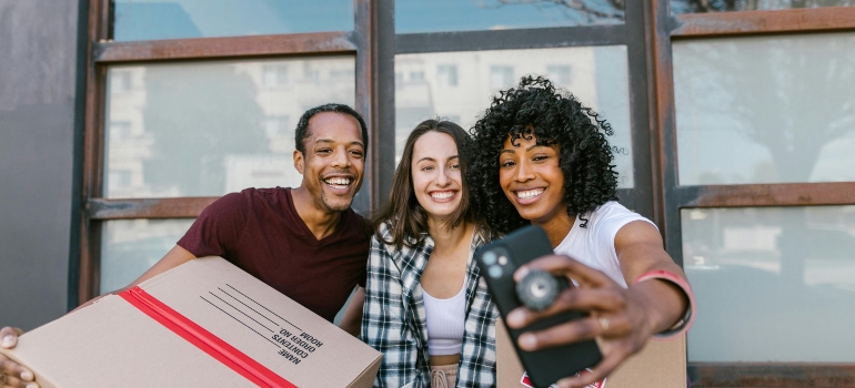 people taking selfie