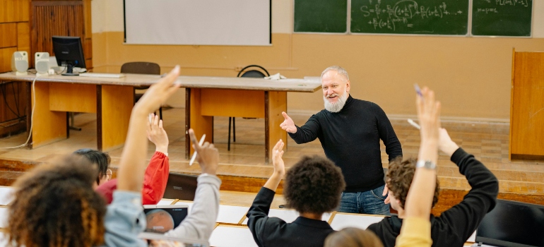 A Class Having a Recitation